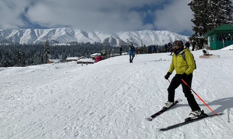 Skiing facilities Resort in Gulmarg